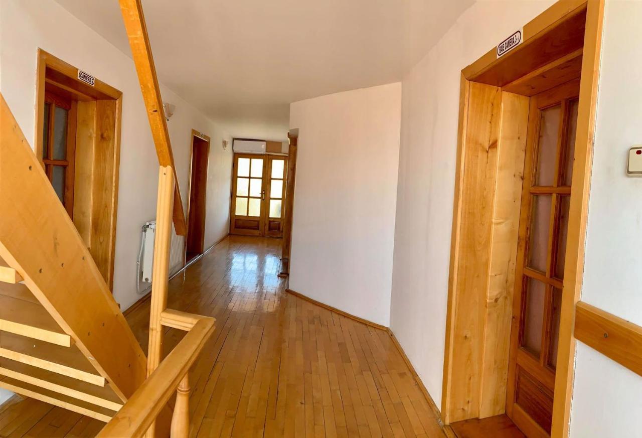 فندق Casa Debora Haţeg المظهر الخارجي الصورة