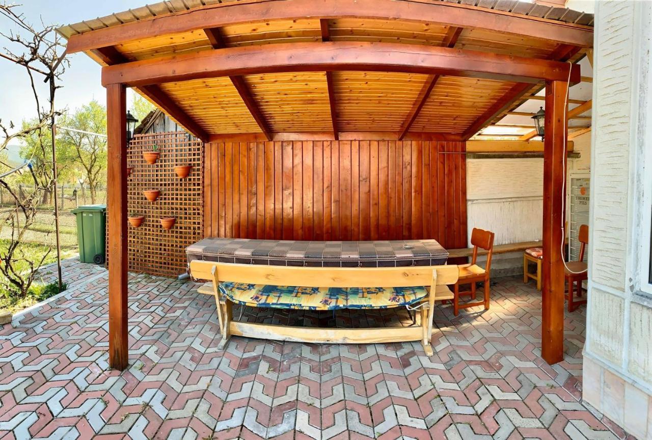 فندق Casa Debora Haţeg المظهر الخارجي الصورة