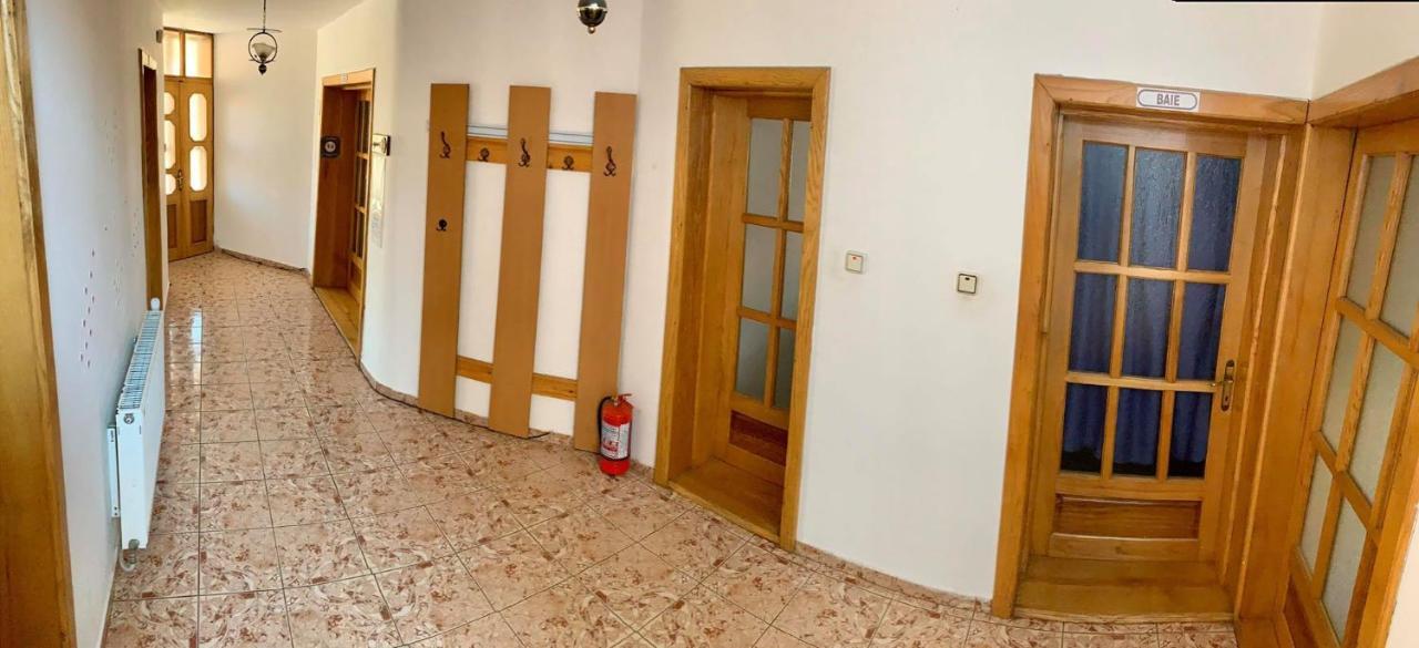 فندق Casa Debora Haţeg المظهر الخارجي الصورة