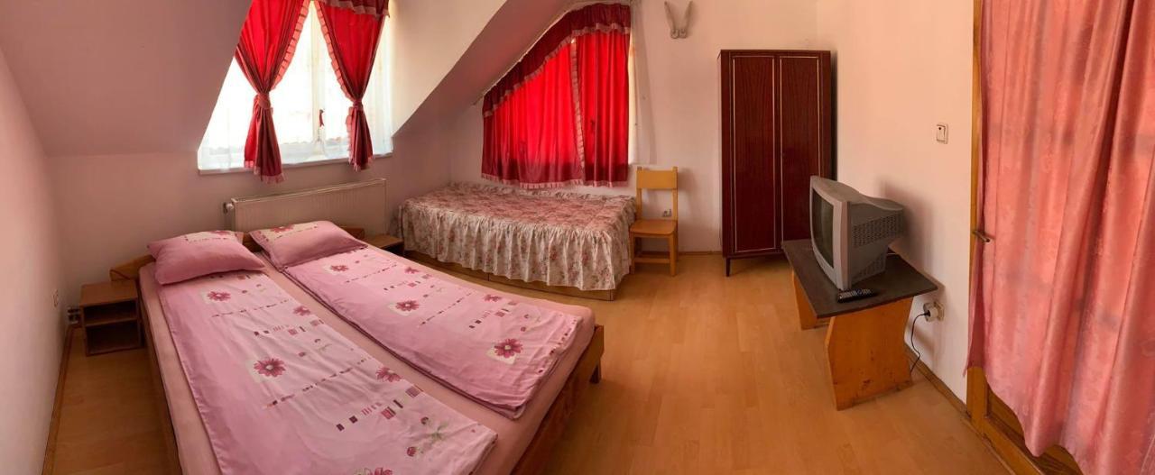 فندق Casa Debora Haţeg المظهر الخارجي الصورة