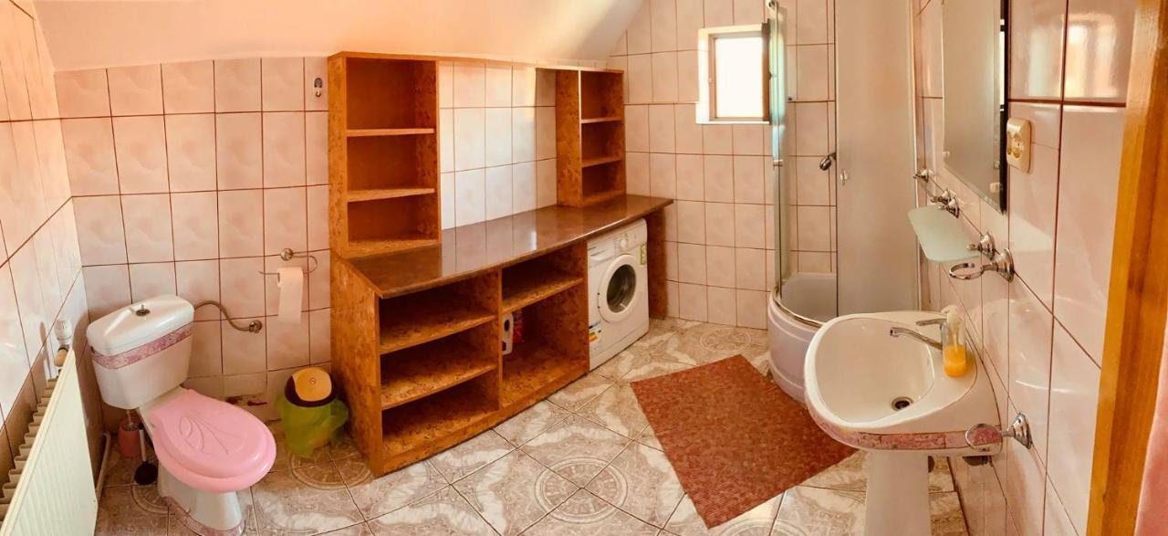 فندق Casa Debora Haţeg المظهر الخارجي الصورة